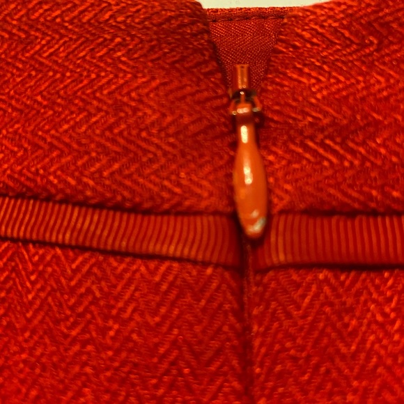 Limited Skirt - Picture 3 of 4